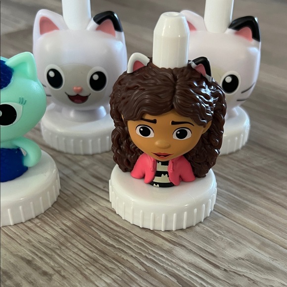 Reusable Gabby’s Dollhouse Character Good2grow Bottle Toppers Set (includes 9) - Picture 5 of 6